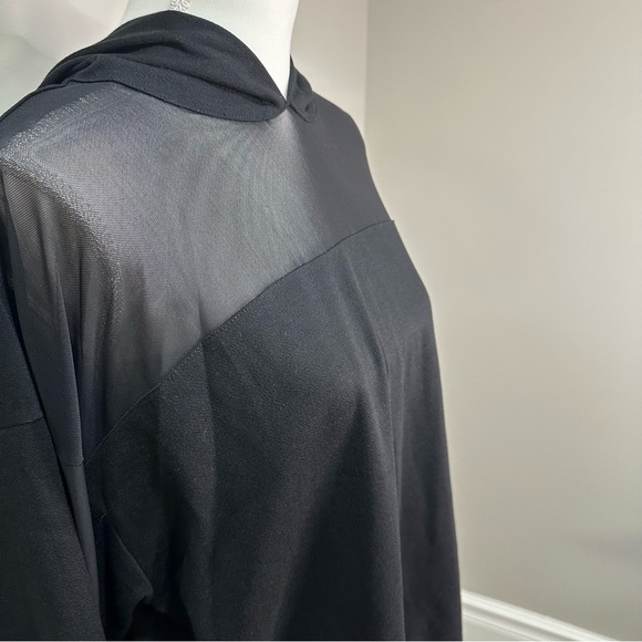 NWT Black Sweatshirtwith Mesh Upper - Picture 3 of 8